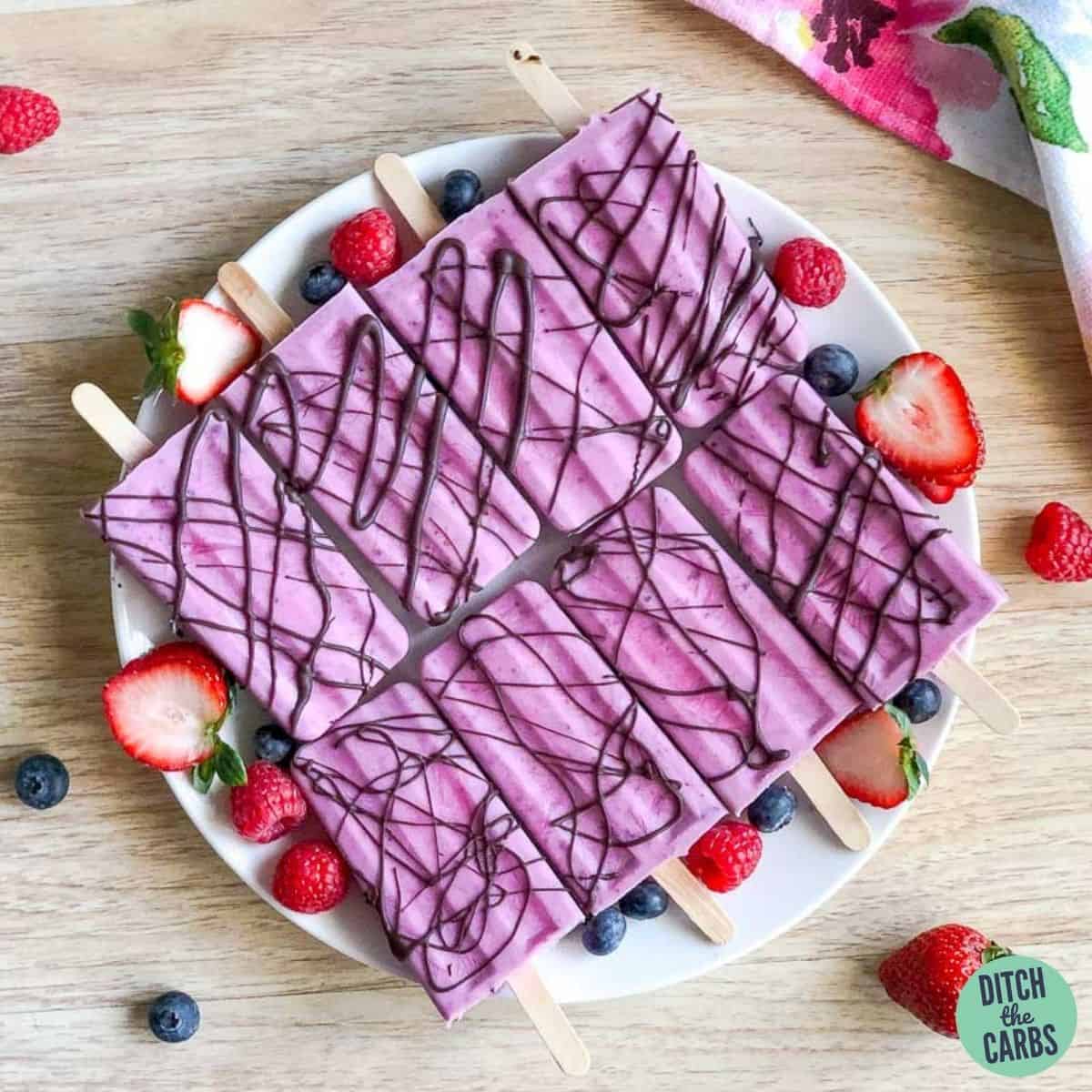 https://thinlicious.com/wp-content/uploads/2018/07/Sugar-Free-Berry-Popsicles-1200x1200-2.jpg