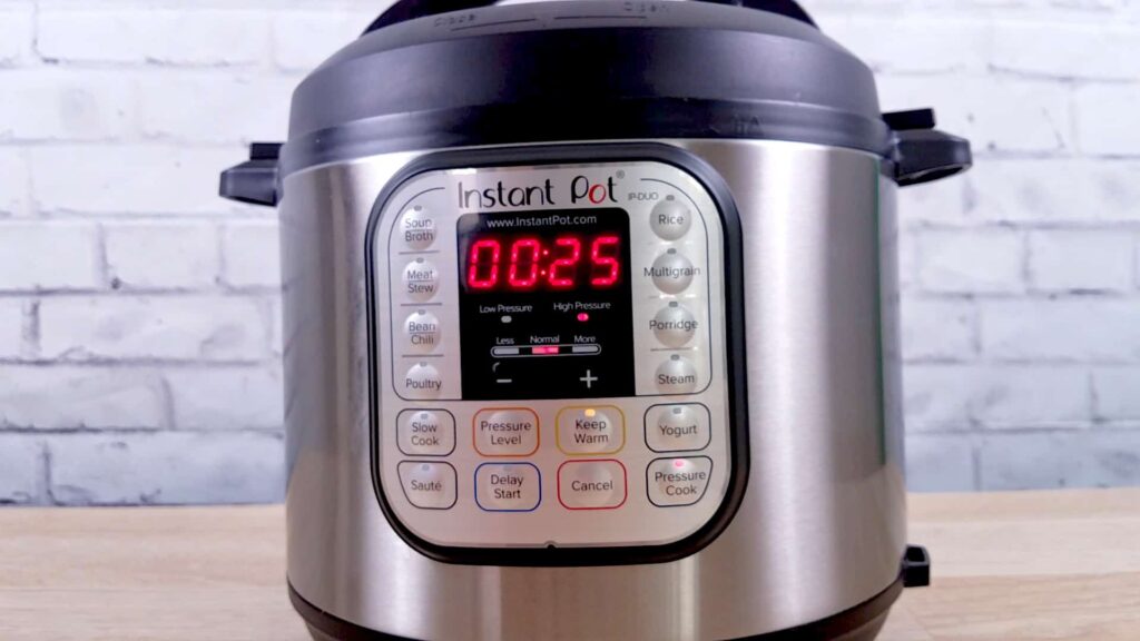  Instant Pot with 25 minutes on the clock