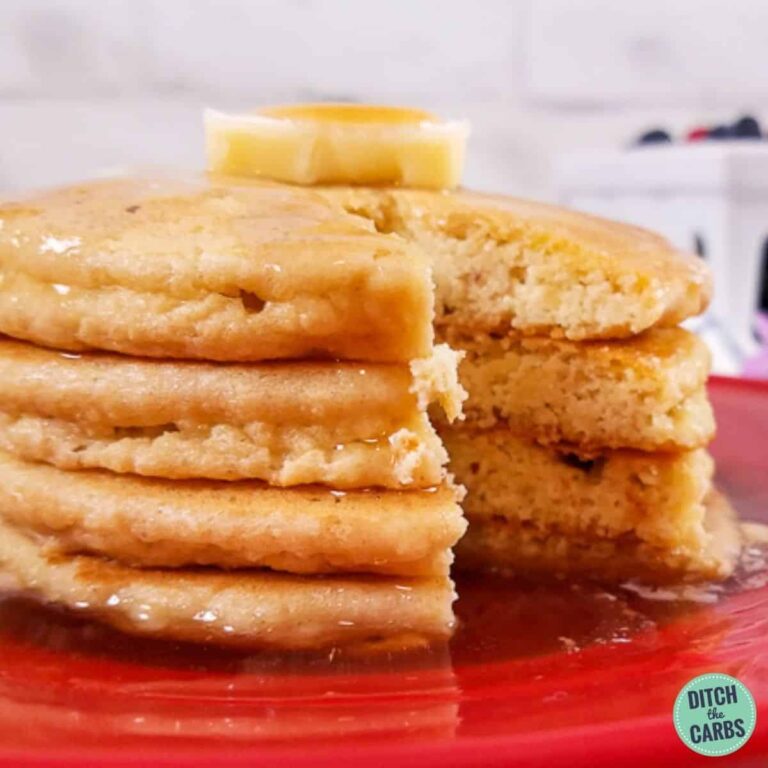 Best Fluffy Low-Carb Keto Pancakes (Blender Recipe)