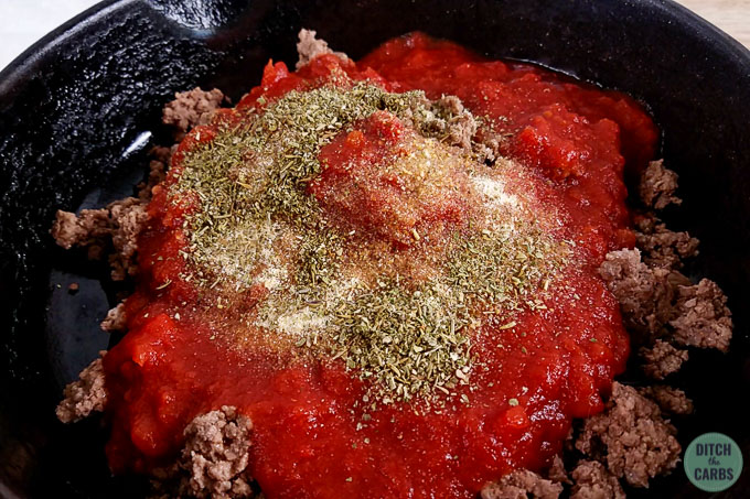 https://thinlicious.com/wp-content/uploads/2020/07/Low-Carb-Skillet-Lasagna-In-Process-1.jpg