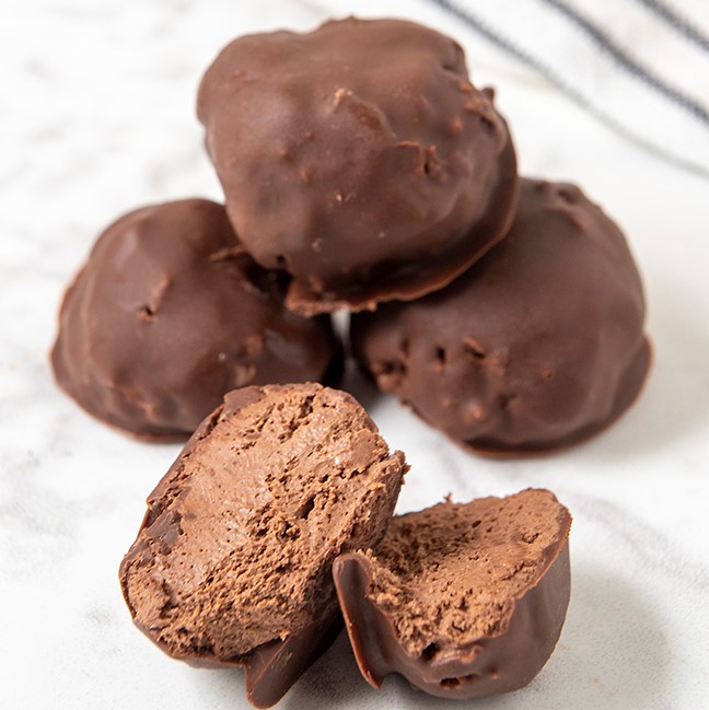 Low-Carb Chocolate Cheesecake Snack Bites