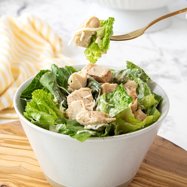 Easy Low-Carb Caesar Salad with Chicken