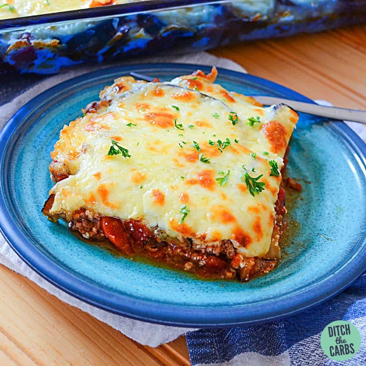 https://thinlicious.com/wp-content/uploads/2022/04/Low-Carb-Gluten-Free-Moussaka-with-Eggplant.jpg