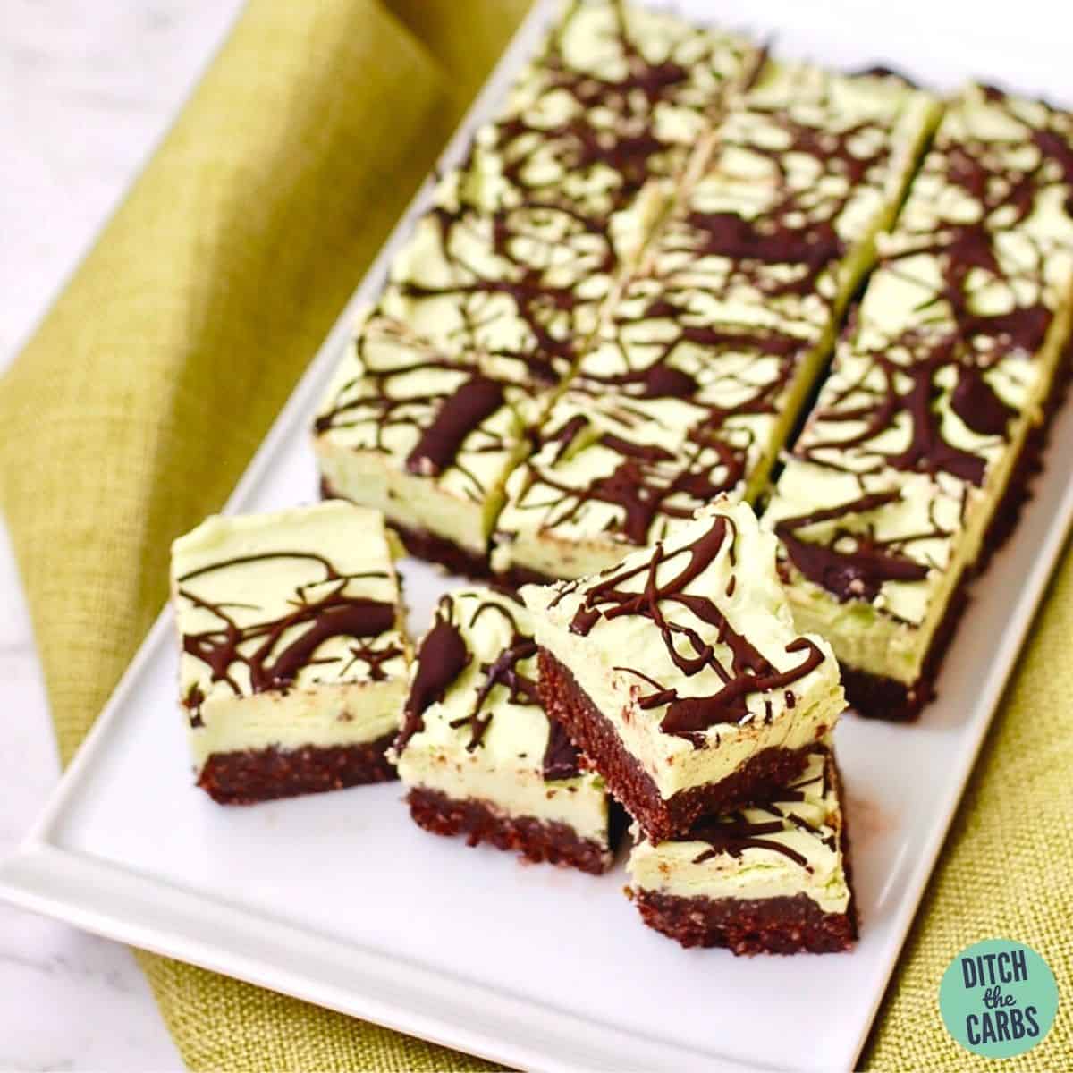 https://thinlicious.com/wp-content/uploads/2022/04/no-bake-chocolate-peppermint-cheesecake-squares-recipe.jpg