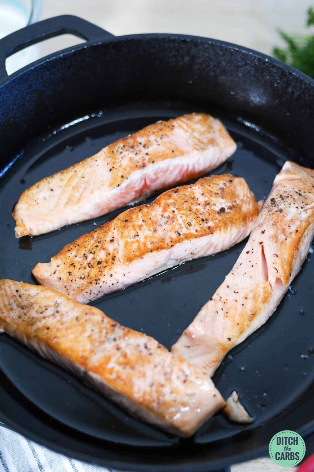 Easy Keto Salmon Recipe with Creamy Garlic Butter Sauce (OnePan