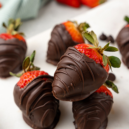 Low-Carb Chocolate-Covered Strawberries