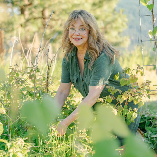 Herbal Remedies, Essential Oils, and Healing Your Body without Drugs with Heidi Villegas